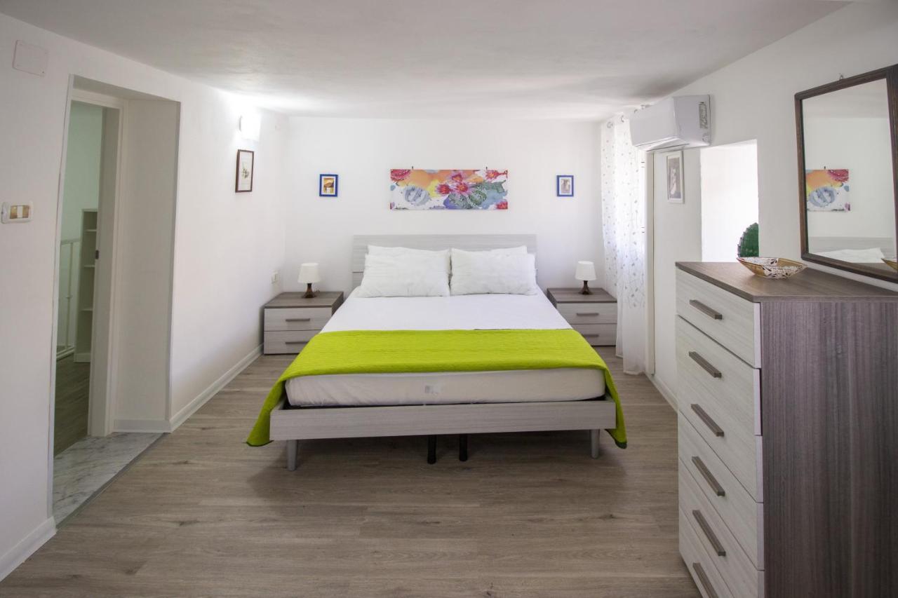 Maniace Homes - Federico & Angelica By Ortigia Apartments 시라쿠사 외부 사진